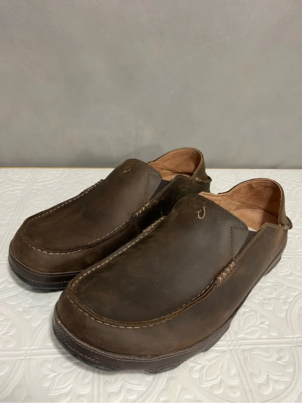OluKai Moloa Men's Leather Slip-On Loafers Dark Wood Java Brown Size 14
